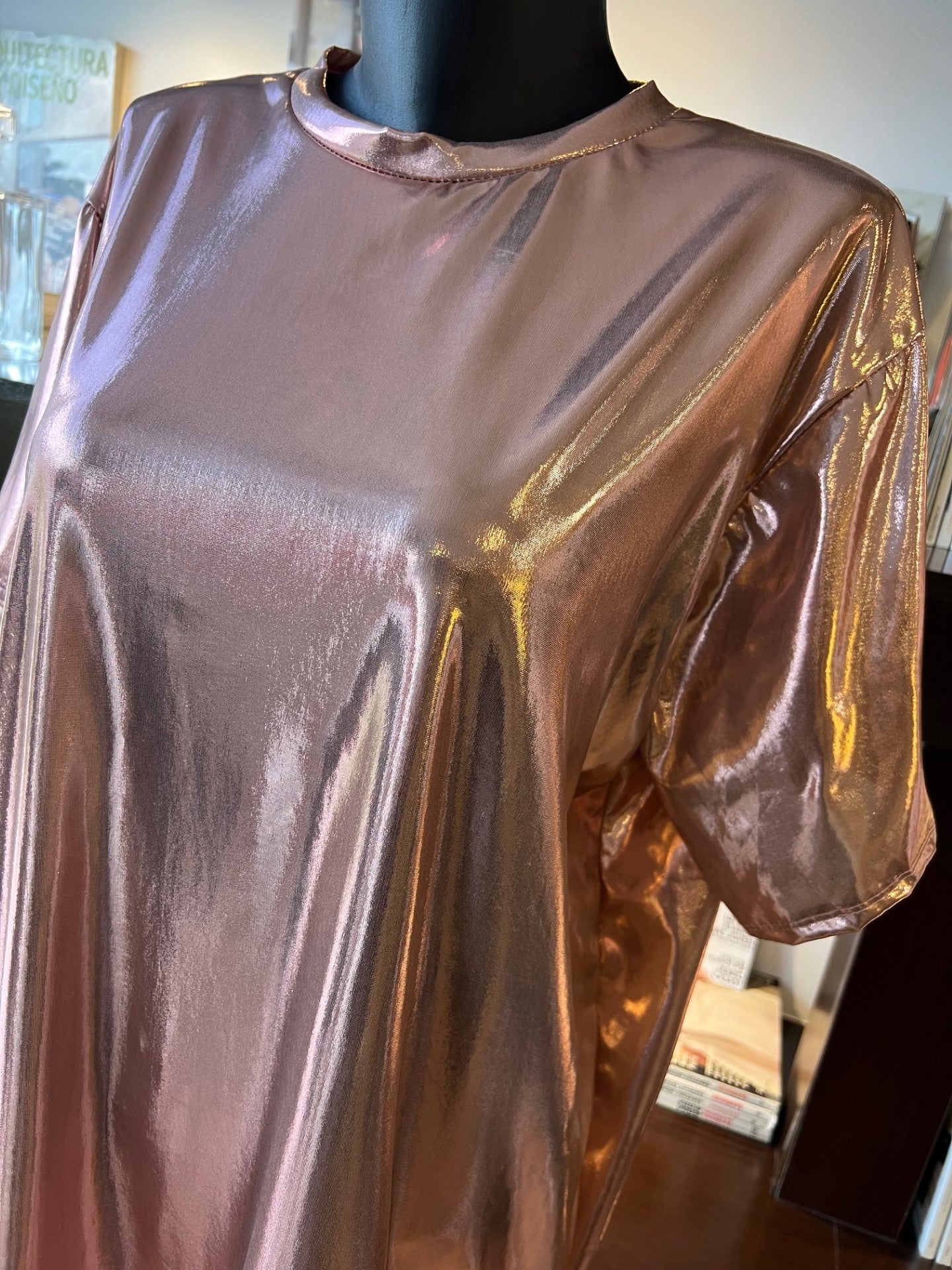 CAMISETA LARGA ROSA METALIZADA