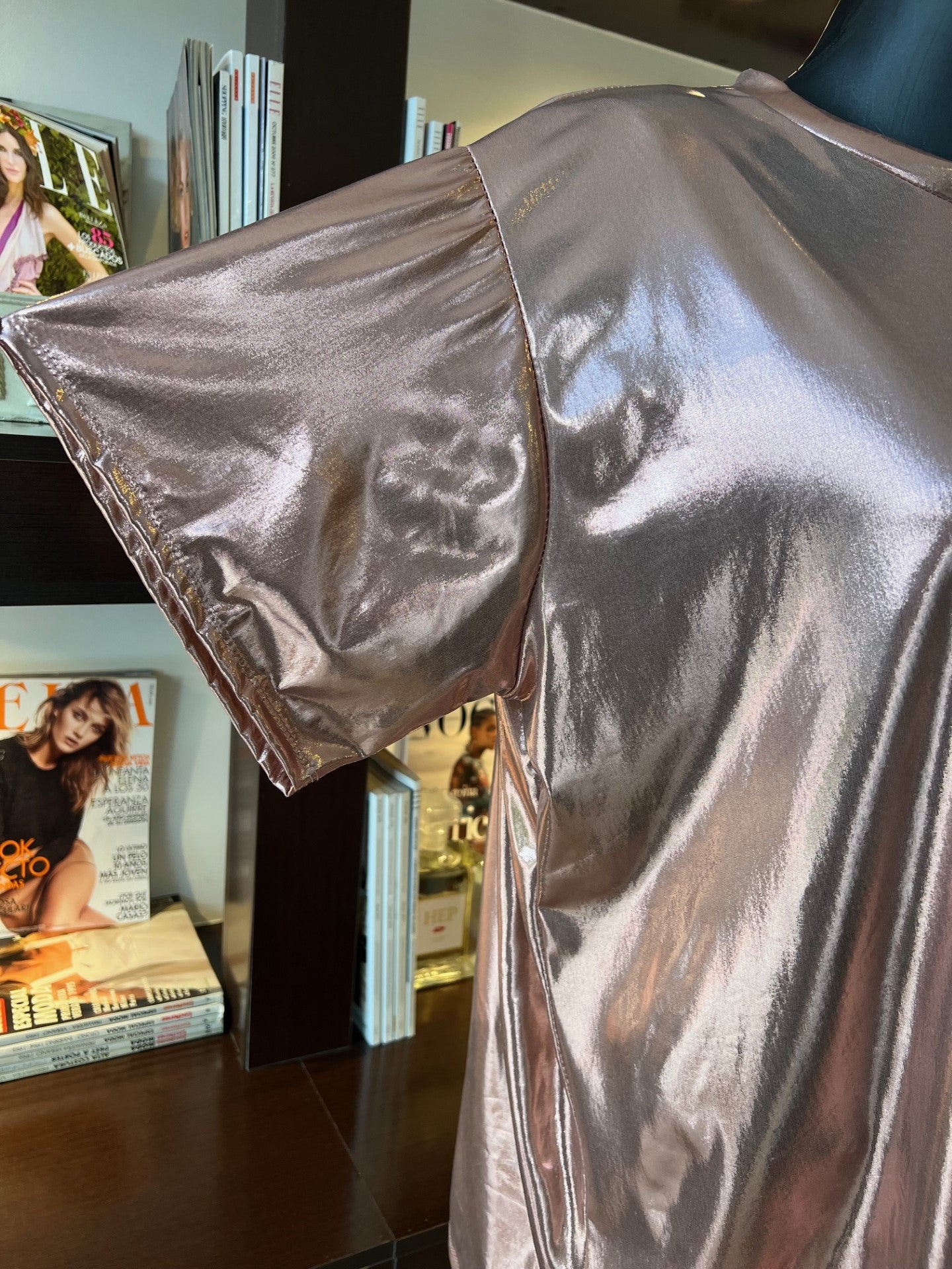 CAMISETA LARGA ROSA METALIZADA